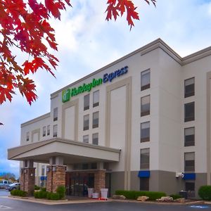 Holiday Inn Express & Suites Fayetteville University Of Arkansas Area By Ihg